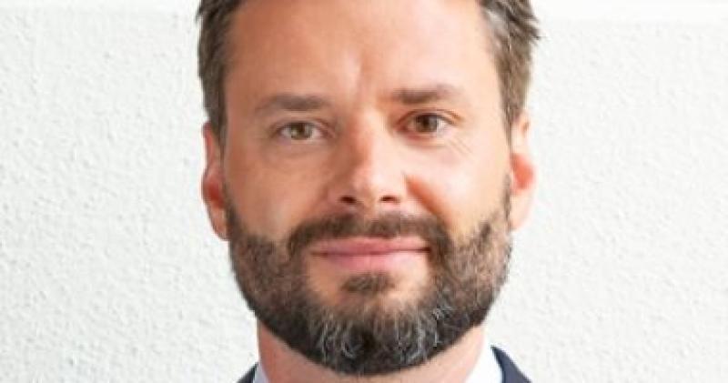 رالف اوسا كبير الاقتصاديين