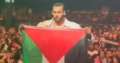ويجز يرفع علم فلسطين فى...