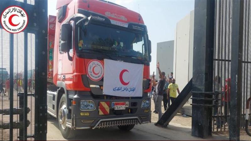 الهلال الأحمر الفلسطيني: تسلمنا 144 شاحنة مساعدات عبر معبر رفح حتى الآن