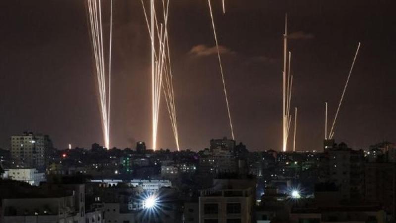 سياسة  قصف تل أبيب بالصواريخ