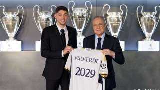 ريال مدريد يواصل تجديد عقود...