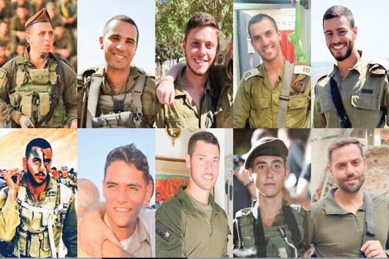صورة مجمعة نشرتها صحيفة «تايمز أوف إسرائيل» لـ10 جنود قتلوا دفعة واحدة على يد المقاومة في غزة