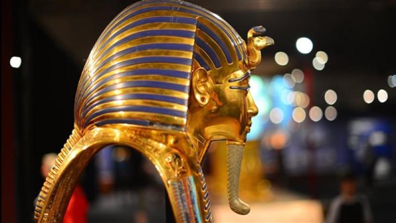 11 كجم ذهب.. موعد نقل قناع الملك توت عنخ آمون إلى المتحف المصري الكبير