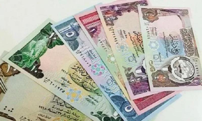 أسعار صرف الدينار الكويتي في نهاية تعاملات اليوم الثلاثاء.. تجاوز الـ100 رسميا