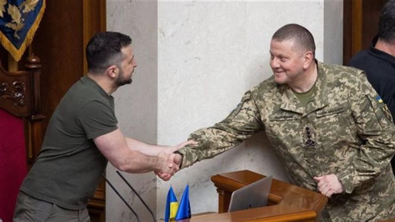الرئيس الأوكراني وقائد الجيش