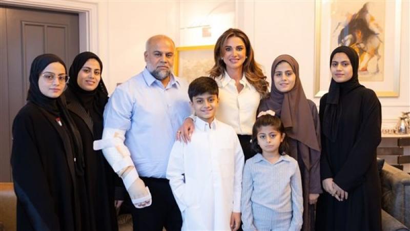 الملكة رانيا مع وائل الدحدوح وعائلته