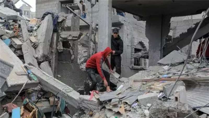 القاهرة الإخبارية: شهداء ومصابون في قصف للاحتلال قرب دوار النابلسي في غزة