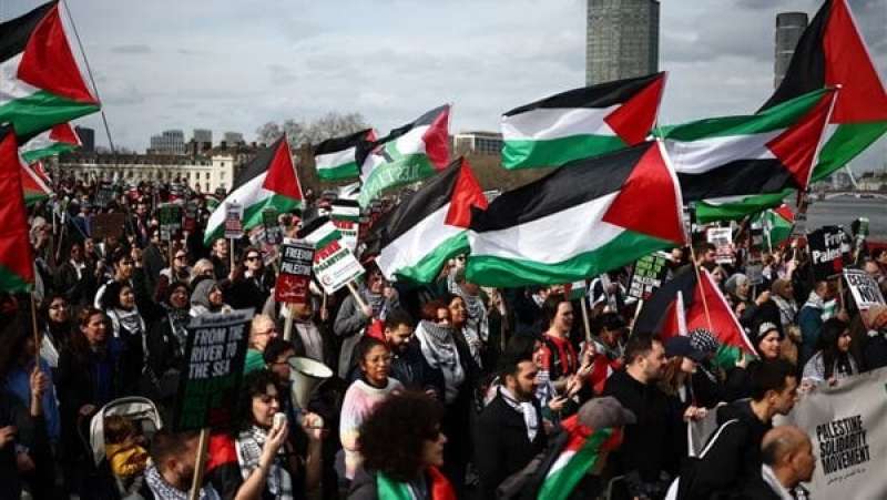 بـ شعار أشعر بالأمان .. يهود يتظاهرون في لندن دعما لـ فلسطين