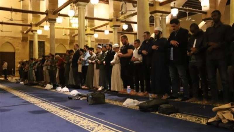 أحمد نعينع يؤم المصلين في صلاة التراويح بمسجد الحسين (بث مباشر)