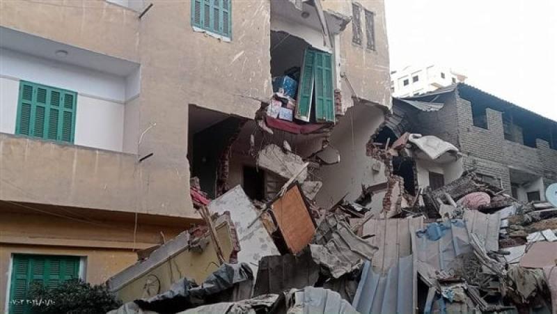 عقار رقم 9.. إنقاذ سكان عمارة بعد انهيار سقف شقة بالعمرانية
