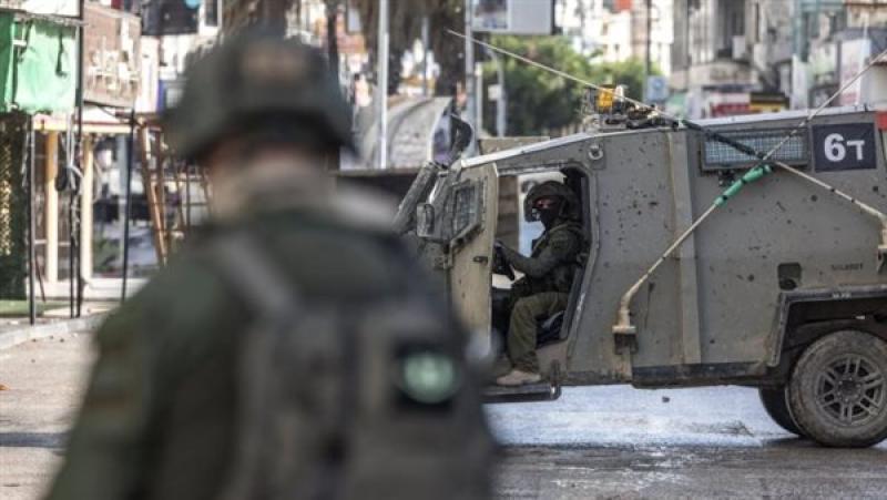 قوة خاصة للاحتلال تقتحم مطعم فلافل وتعتقل فلسطينيًا جنوب بيت لحم