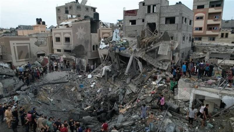 استشهاد 5 فلسطينيين في قصف أمام مقر “أونروا” وسط غزة