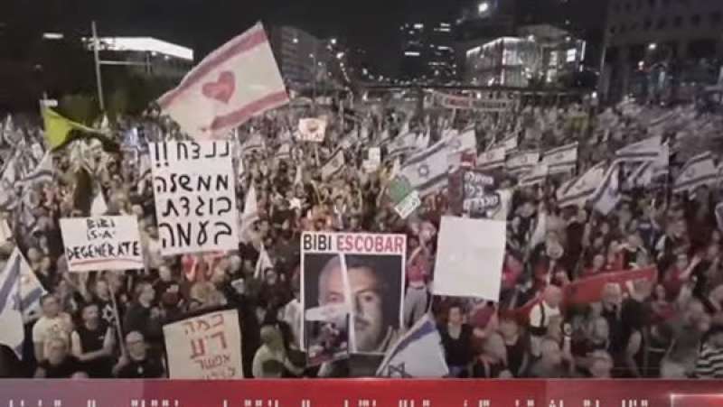 مظاهرات مشتعلة في إسرائيل لقبول صفقة الرهائن (فيديو)