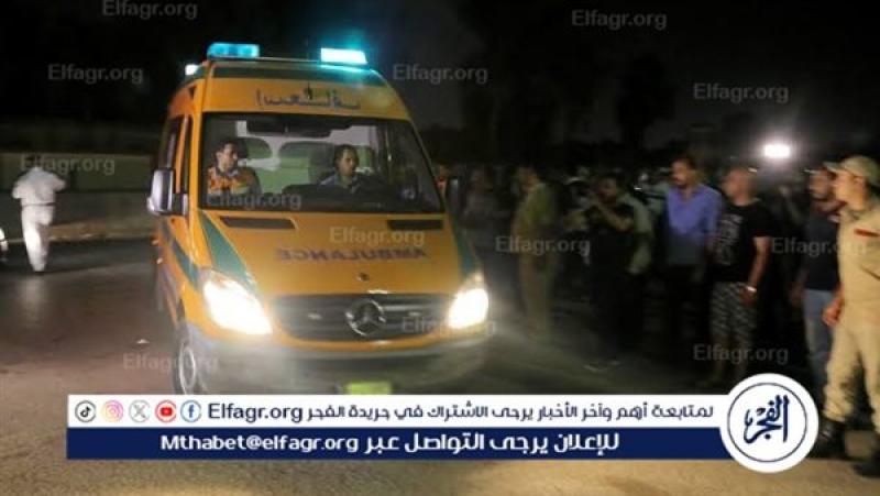 مصرع شخص وإصابة 4 آخرين في حادث تصادم سيارة برصيف ببني سويف