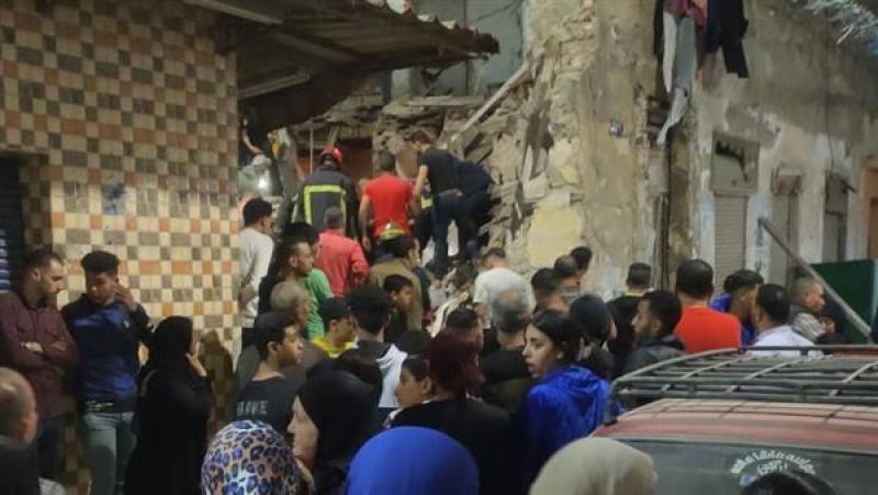 انهيار منزل مأهول بالسكان بكرموز في الإسكندرية.. وأنباء عن ضحايا أسفل الأنقاض