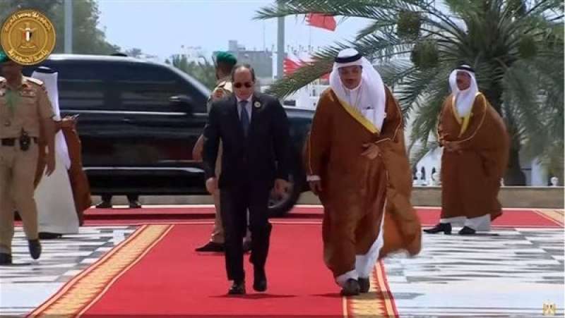الرئيس السيسي يصل إلى مقر انعقاد القمة العربية