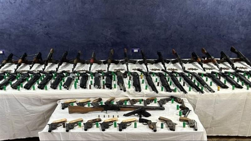 حملة أمنية في 4 محافظات تضبط 36 سلاحا ناريا و18 قضية مخدرات