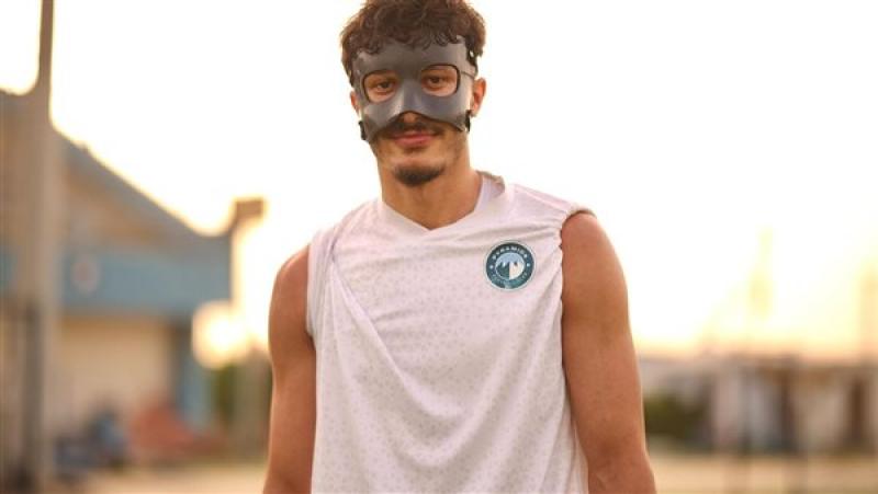 أسامة جلال بواقي الوجه