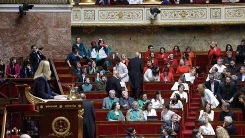 أزمة في البرلمان الفرنسي بسبب العلم الفلسطيني