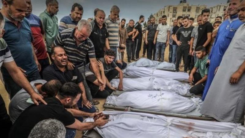 20 شهيدًا فى قصف على النصيرات ودير البلح وسط قطاع غزة