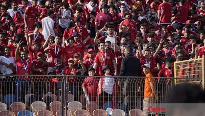 الإفراج عن مشجعي الأهلي المقبوض عليهم في مباراة فاركو