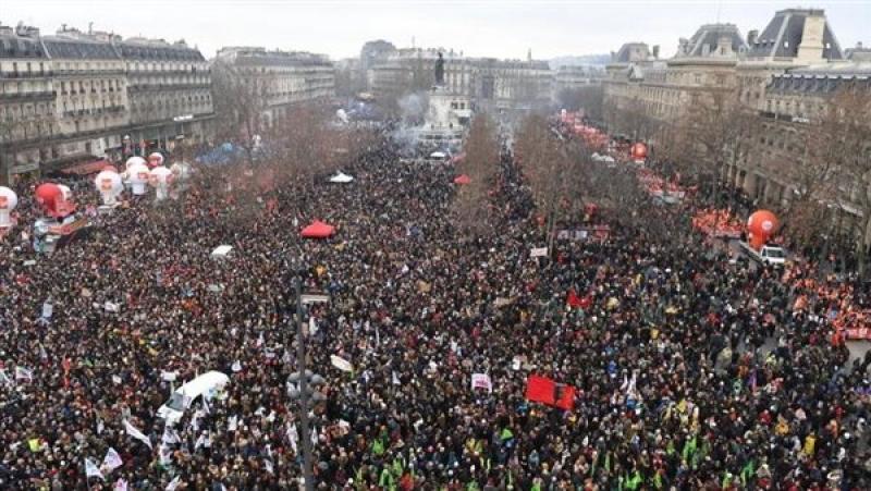 50 ألفًا يتظاهرون لمواجهة أقصى اليمين في فرنسا قبل الانتخابات التشريعية