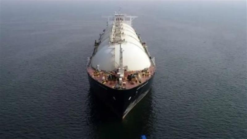 بسبب تفاقم أزمة الكهرباء، البترول تبدأ التشغيل التجريبي لسفينة تغويز الغاز المسال