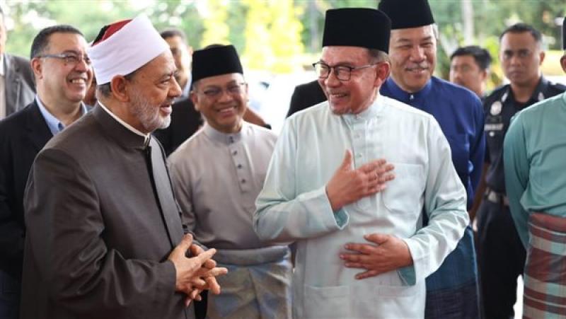 رئيس الوزراء الماليزي يستقبل شيخ الأزهر (صور)